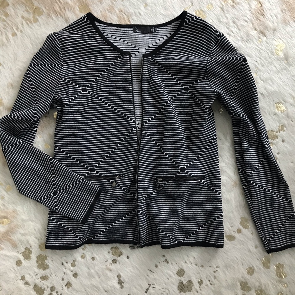 Noir Sweater jacket with zipper size M. Amazing condition